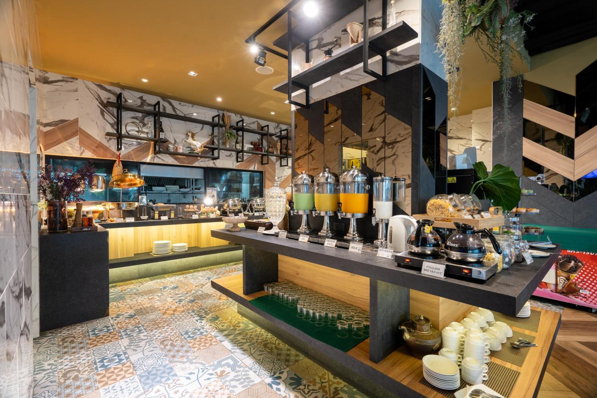 Rak Elegant Hotel Patong Екстер'єр фото
